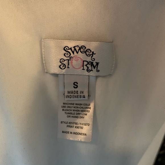 Women’s blouse/skirt one piece - Picture 3 of 3